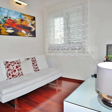 Gaga Apartman *